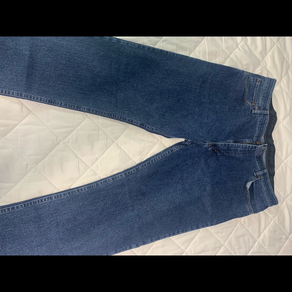Wrangler regular fit jeans with comfort waist